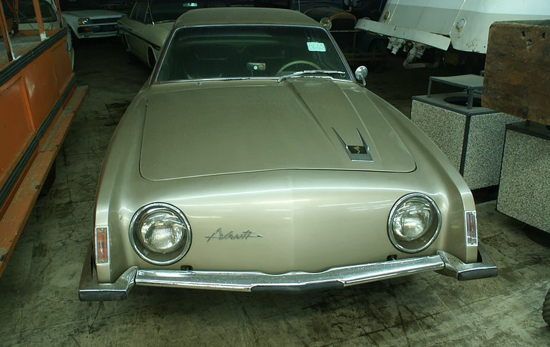 Illustration for article titled Shockingly Interesting 700+ Car Collection In Ohio Is Going To Auction